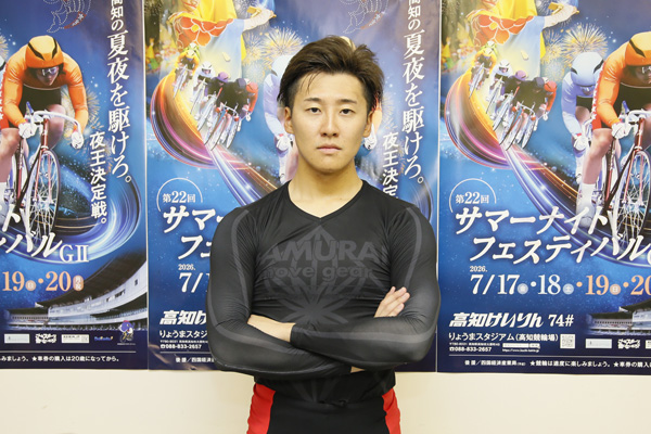 『第22回サマーナイトフェスティバル』決勝メンバーの並びとコメントの画像