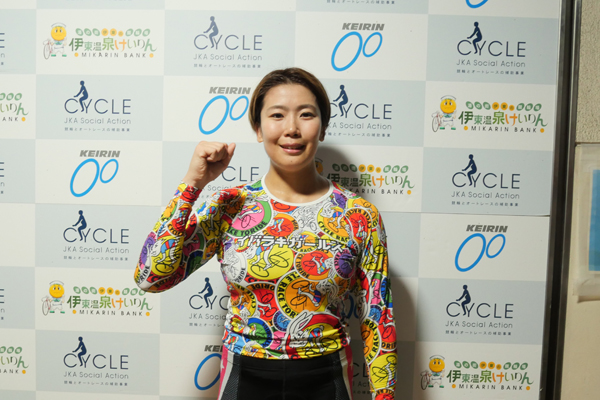 半田水晶がオープニングレースで圧勝！の画像
