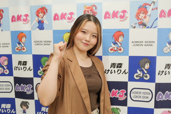 不屈の闘志で戦う伊藤優里の画像