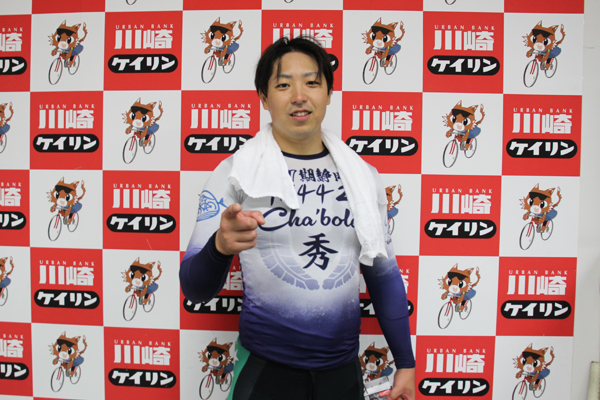 仁藤秀が攻めの姿勢を貫くの画像