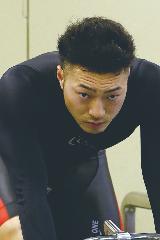 新田祐大の顔写真