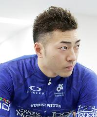 新田祐大の顔写真