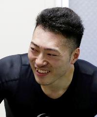 新田祐大の顔写真