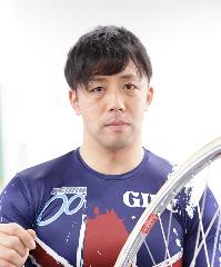 松岡篤哉の顔写真