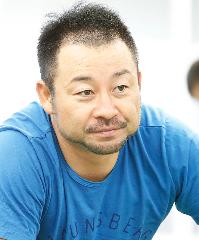山崎芳仁