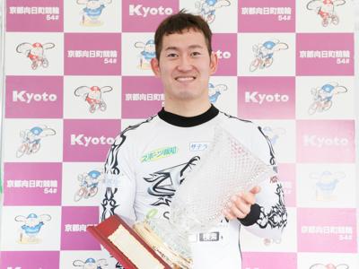 脇本雄太
