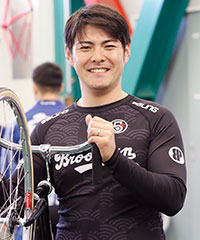 山本直