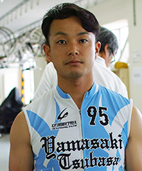 山崎翼