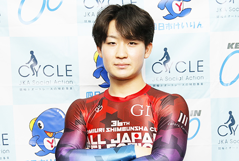 山崎歩夢の顔写真