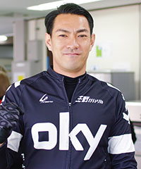 山本奨