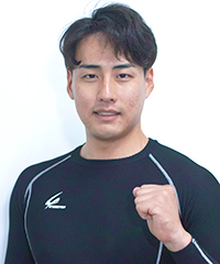 右近陸人