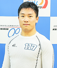 梁島邦友