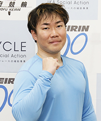 山田諒の顔写真