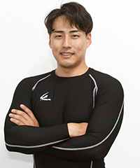 右近陸人