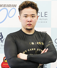 青柳靖起