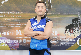 015261
